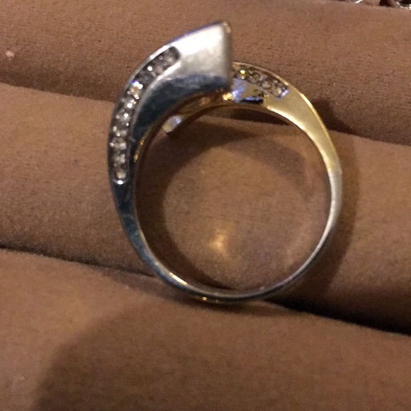 Sterling silver crystal ring - Picture 2 of 4